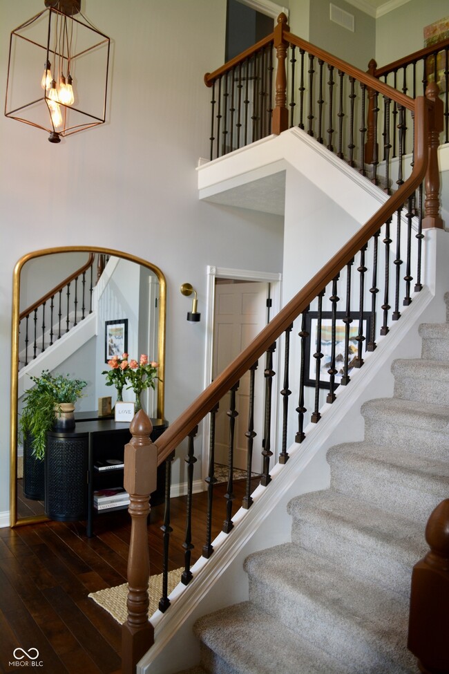 Building Photo - 6862 Riverside Way