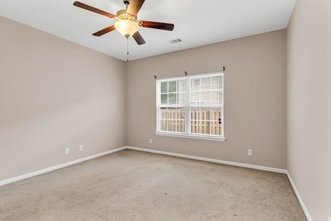 Building Photo - 13 Cypress Ln