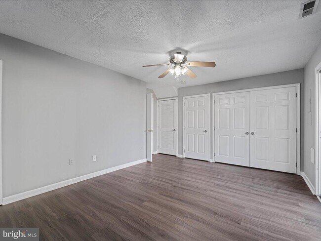 Building Photo - 564 Radford Terrace NE