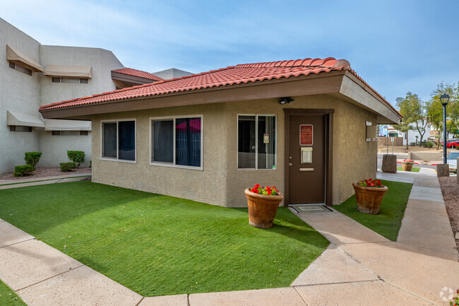 Building Photo - Irvine Park Condominiums