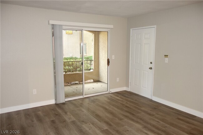 Building Photo - 7885 W Flamingo Rd