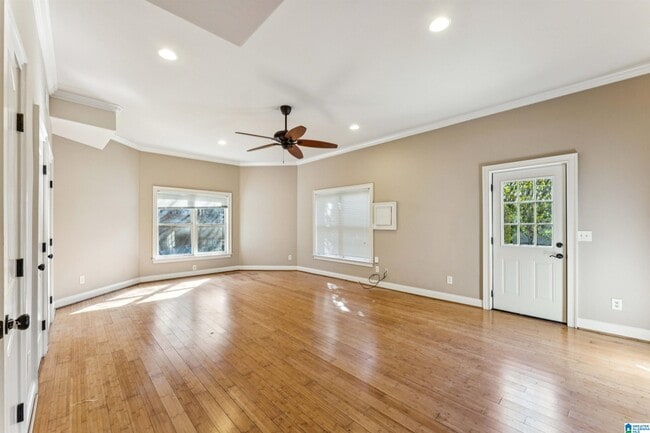 Building Photo - 2005 Lake Heather Dr