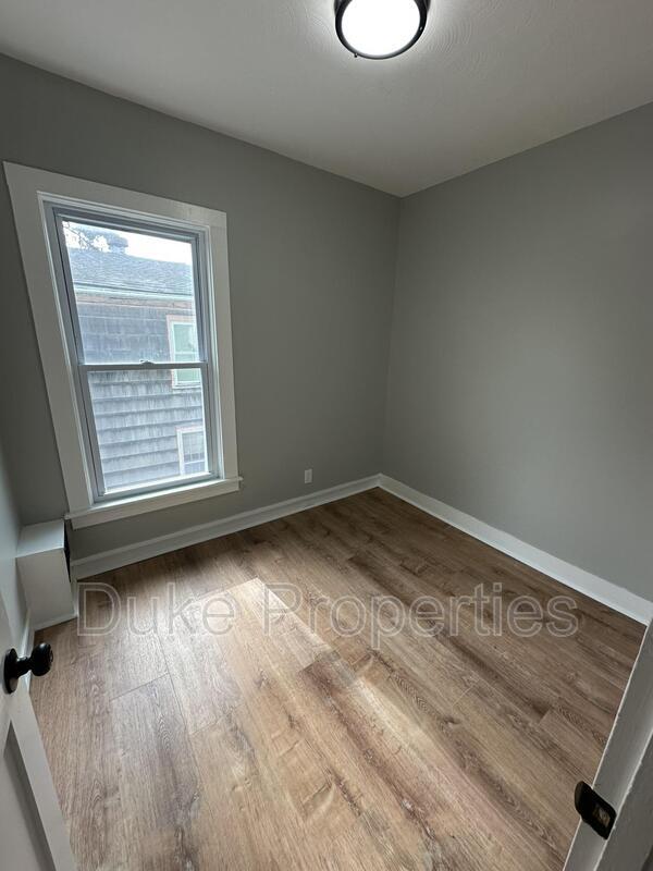 Building Photo - 5 Sheridan St