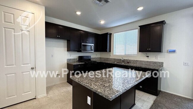 Building Photo - 15090 Coral Pl