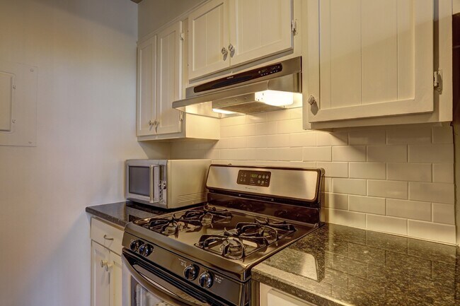 Galley kitchen detail - 1 S Prado NE