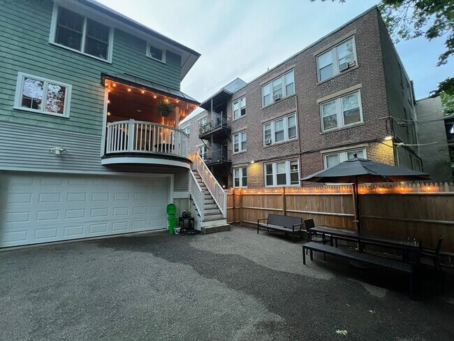 Building Photo - 117 Sutherland Rd