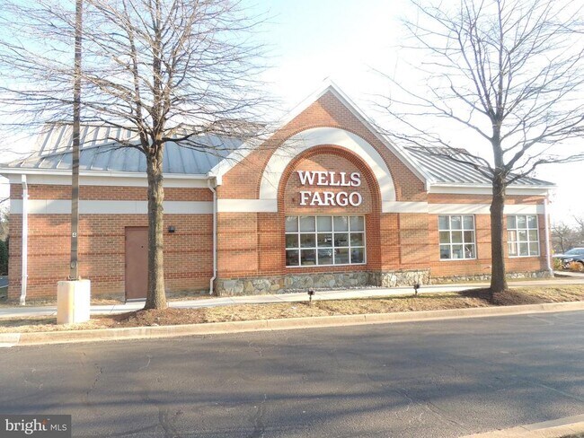 Building Photo - 12830 Rexmore Dr