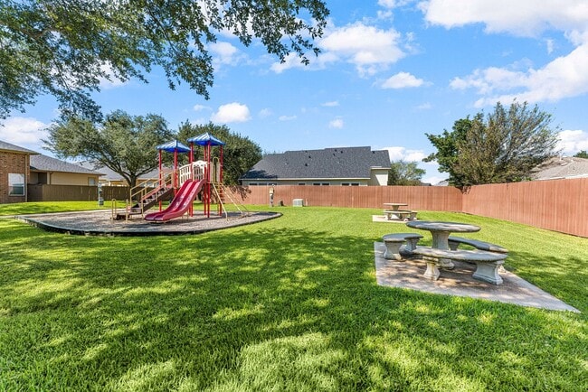 Building Photo - 5350 Brookway Dr