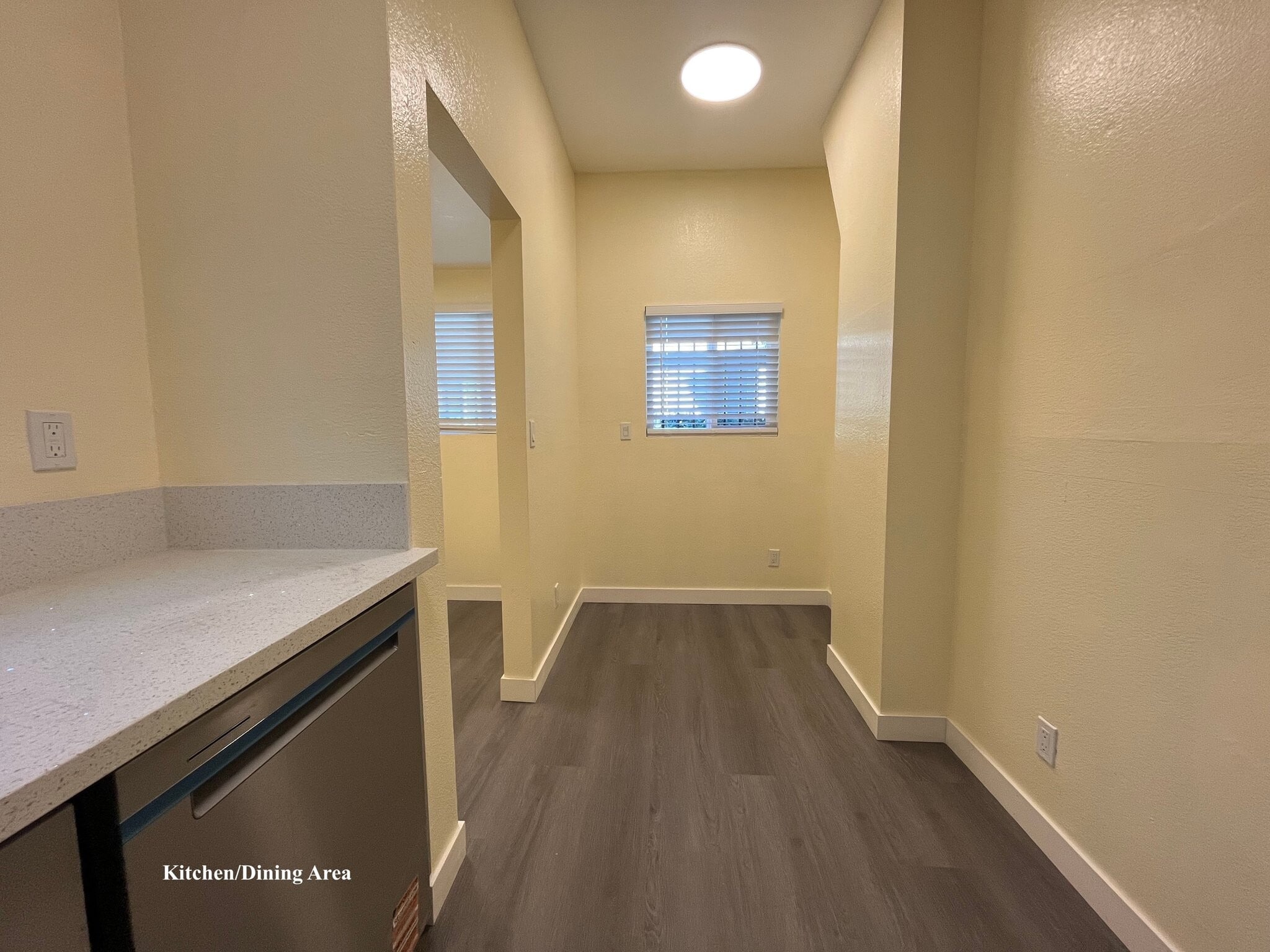 Building Photo - 2819 1/2 Altura St