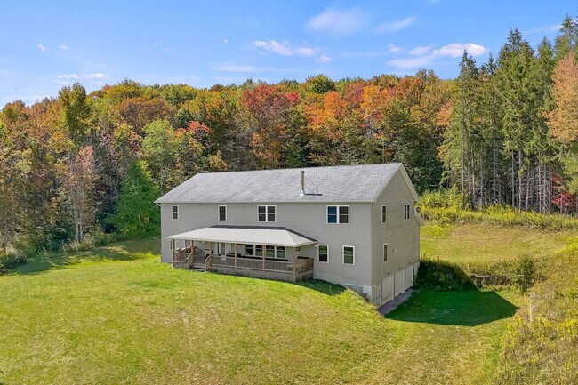 Building Photo - 1724 Calhoun Hill Rd