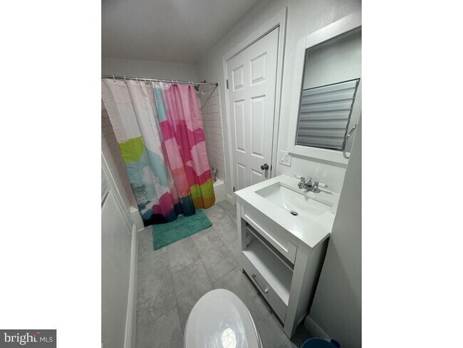 Building Photo - 510 67th Pl