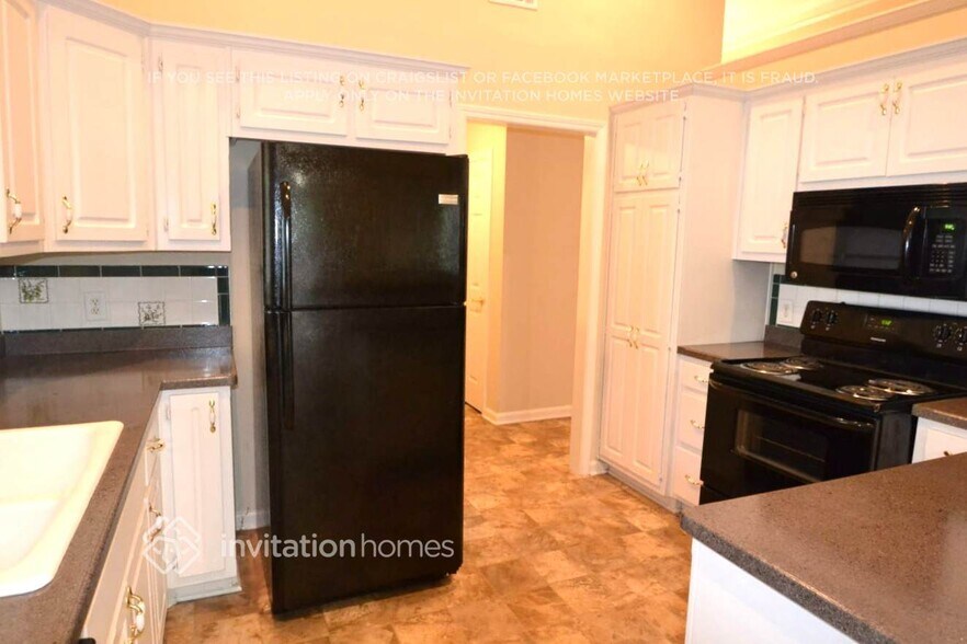 Building Photo - 404 Old Ivy Path