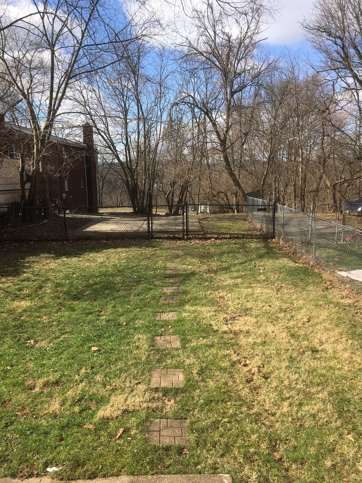 Building Photo - 442 Oneida St