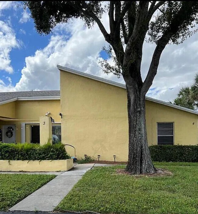 Primary Photo - 210 Sparrow Dr