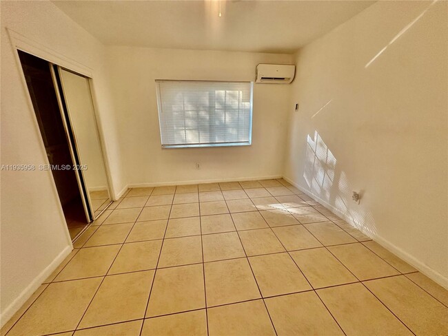 Building Photo - 745 NE 122nd St