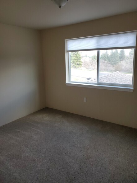 Building Photo - 5209 E Upriver Dr