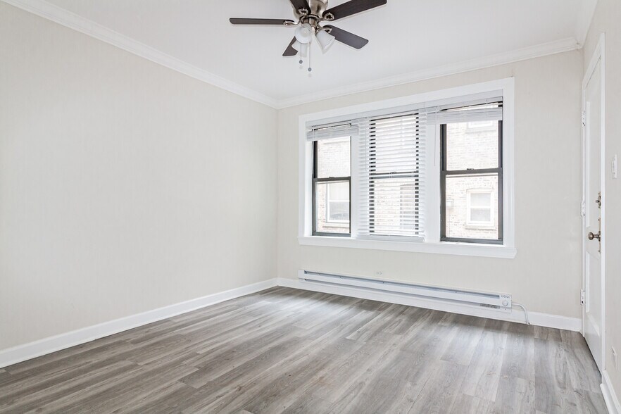 Building Photo - 837 W Cornelia Ave