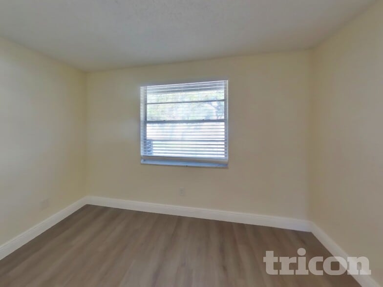 Building Photo - 15936 Winding Dr