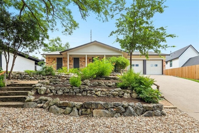 Building Photo - 3205 Santa Monica Dr