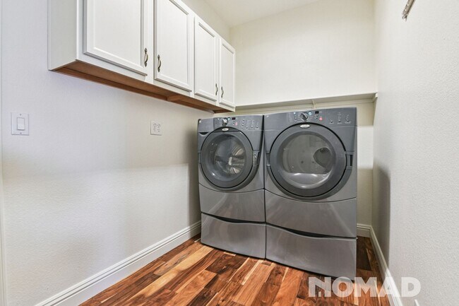 Building Photo - Spacious 4BR House on Arrowhead Lake in Gl...