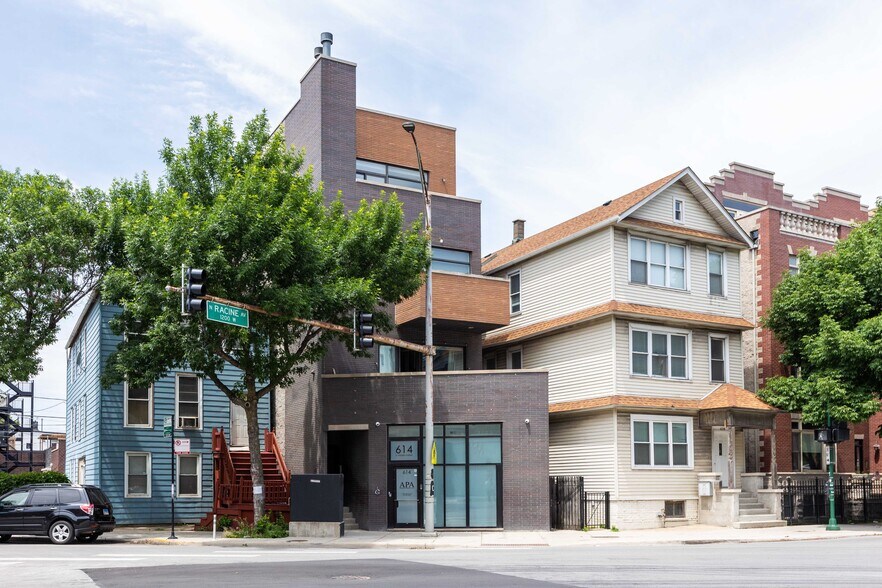 Building Photo - 614 N Ogden Ave