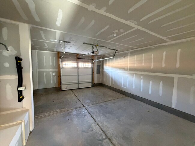 Building Photo - Carolina Springs