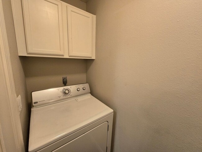 Building Photo - CANYON CREST CONDO