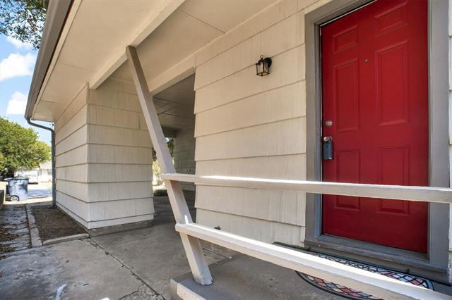 Building Photo - 4929 Locke Ave