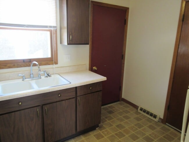 Building Photo - 378