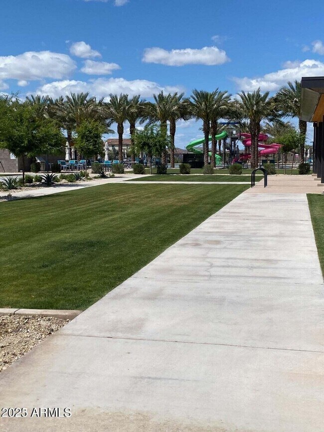 Building Photo - 9846 E Talon Ave