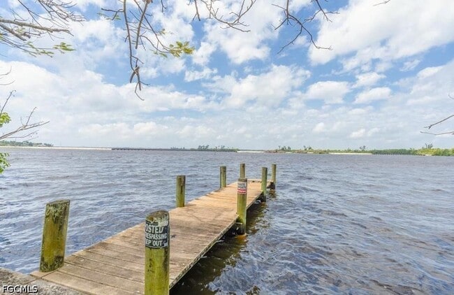 Building Photo - 215 Delray Ave