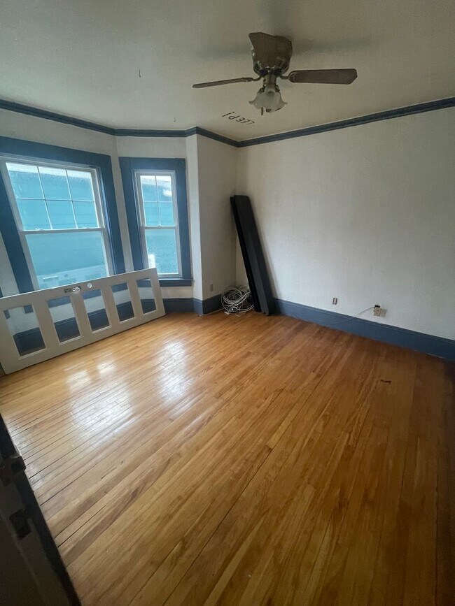 Building Photo - Spacious 4BR/3BA Home in Downtown Dover — Freshly Updated, Walk to Everything