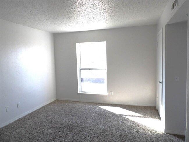 Building Photo - 2107 NW 38th St