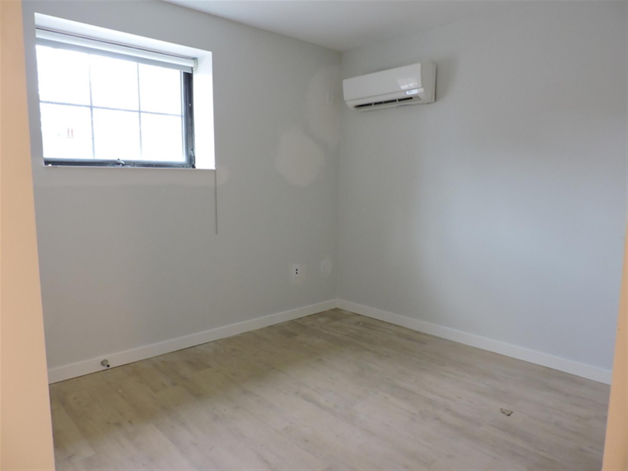 Building Photo - 22 Soden St