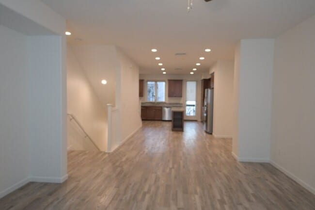 Building Photo - Dublin 3 stories 3 Beds, 3.5 Baths Townhouse in Boulevard community for rent