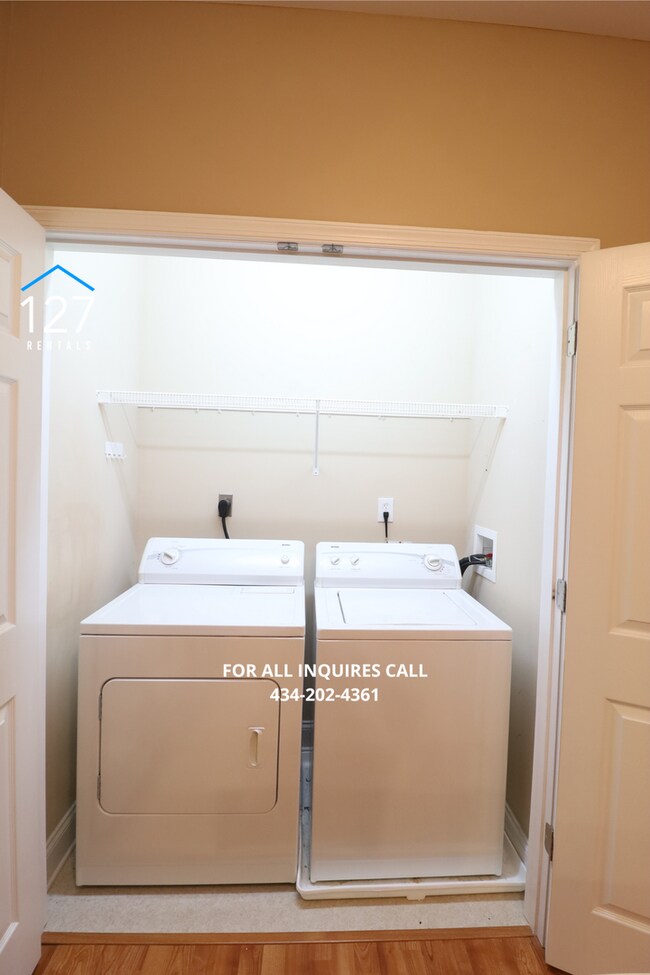 Building Photo - 3-Bedroom, 2-Bath with Pool Access, Private Patio & Walkable Dining!