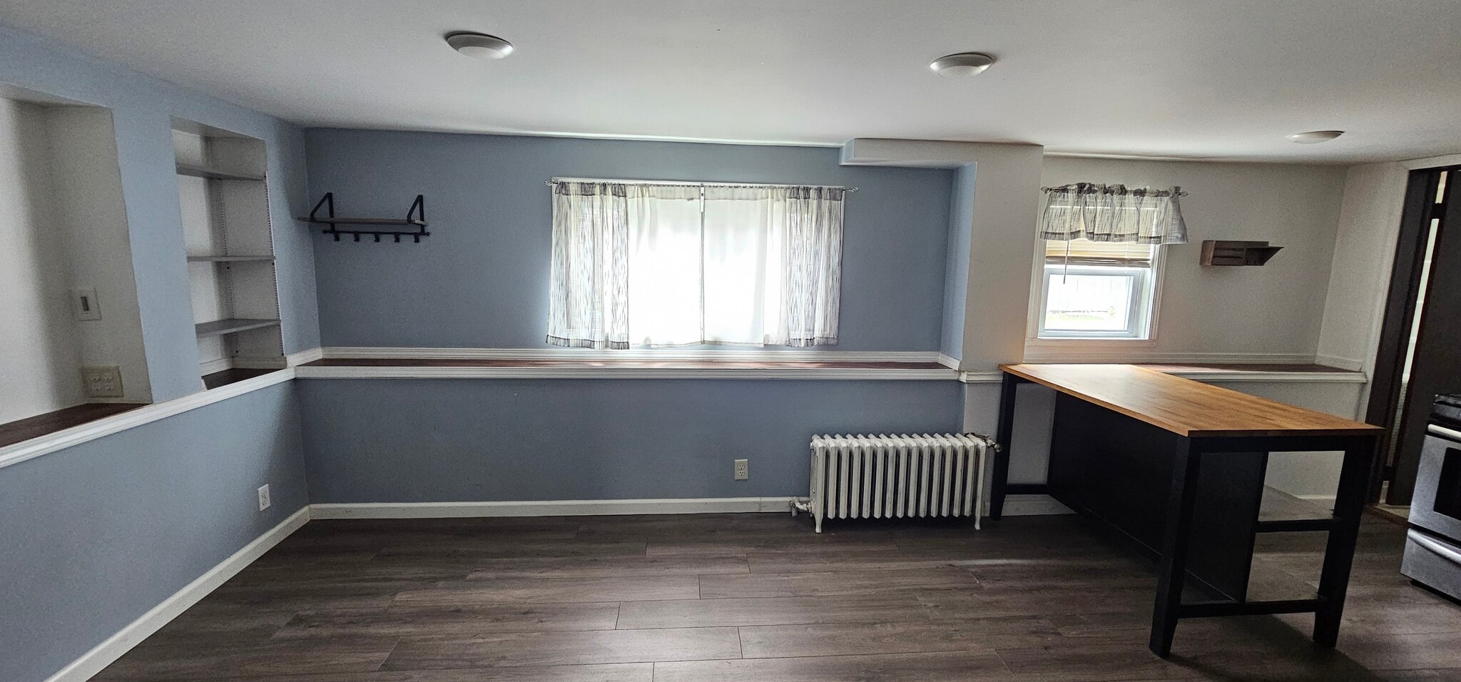 Building Photo - 3520 N Narragansett Ave