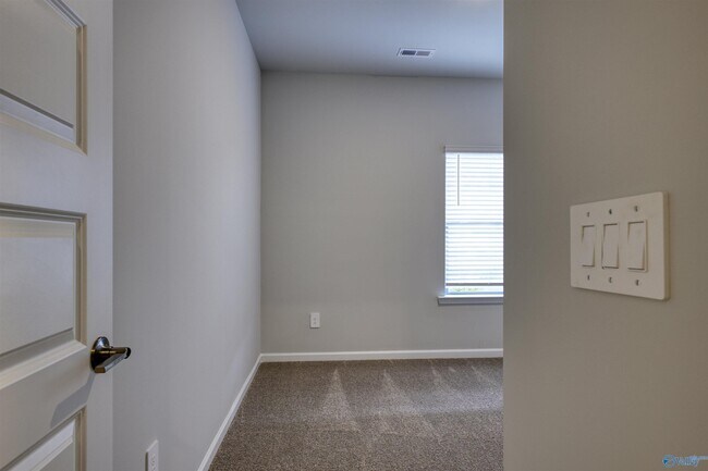 Building Photo - 12392 Whitcomb Cir