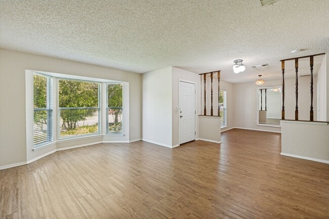Building Photo - 16006 Eagleway St