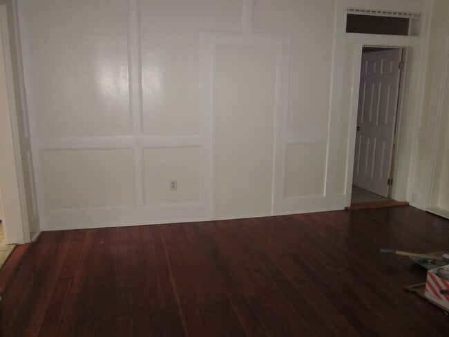 Building Photo - 1 Bed/1 Bath in Duckpond Area Close to Downtown