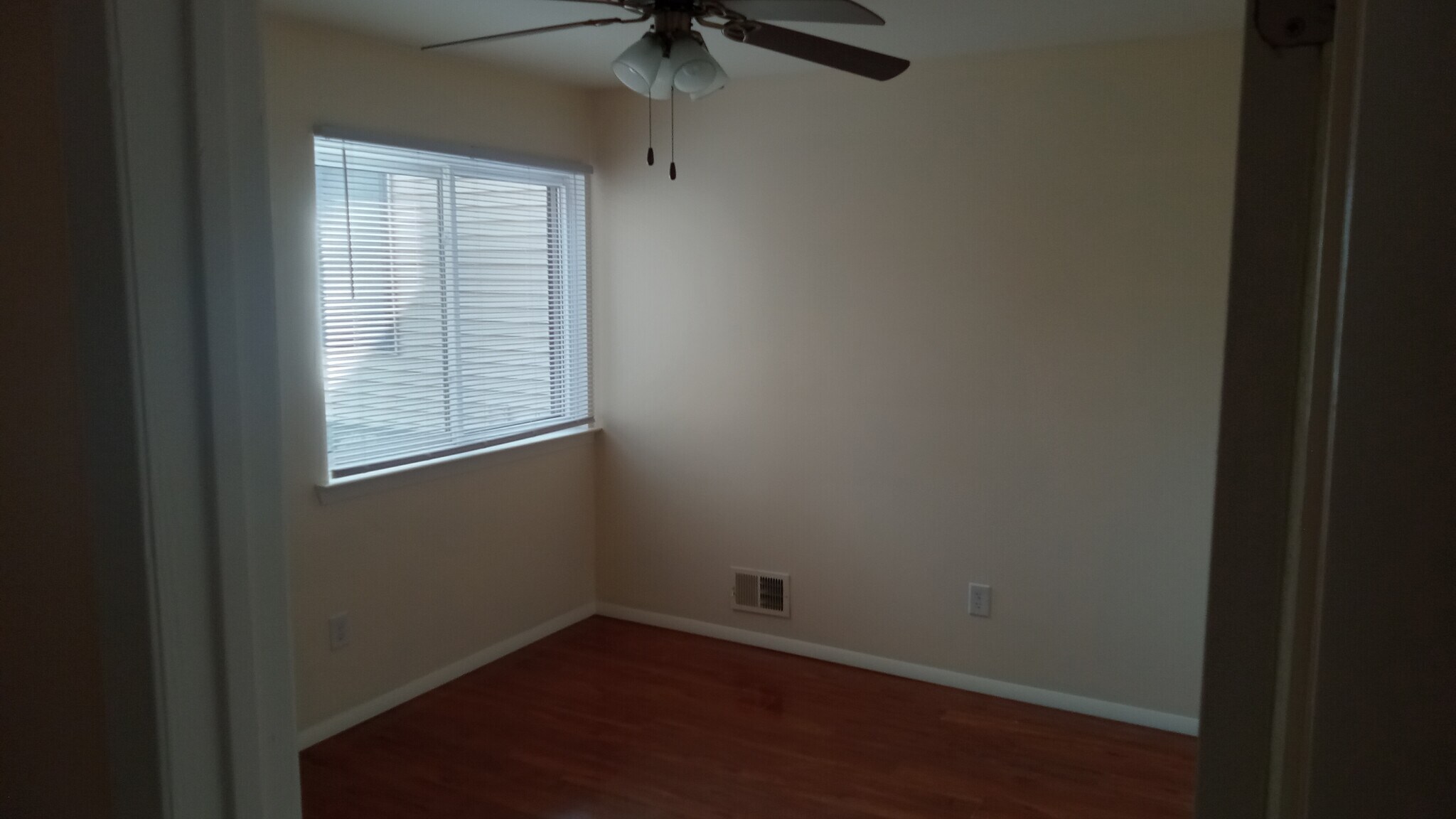 Building Photo - 1311 Spruce Hills Dr