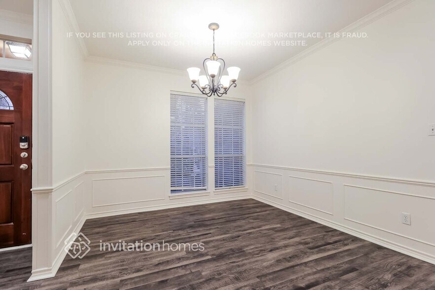 Building Photo - 3227 Hemingway Dr