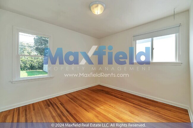 Building Photo - SUGAR HOUSE - 3 BD 1 BA Pet Friendly
