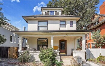 Building Photo - $1,450, 1 bed, 1 bath, located in Denver.