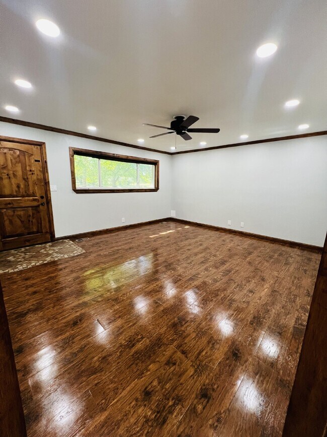 Building Photo - Beautiful 3 bedroom home in Chisolm School District!