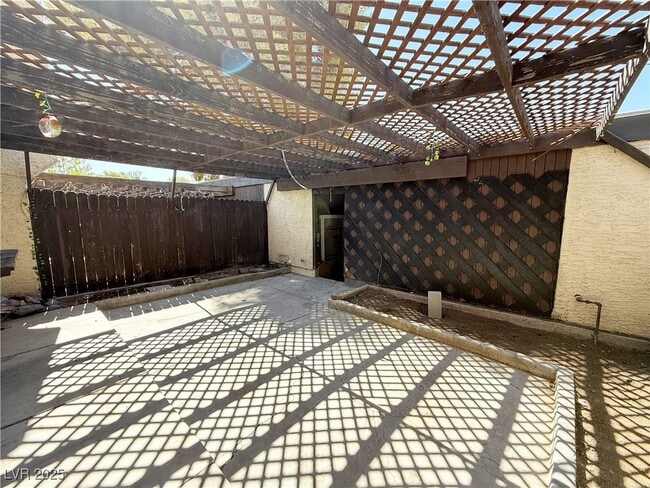 Building Photo - 3270 Liahona Way