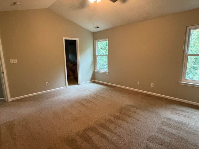 Building Photo - 223 Woodburne Ln
