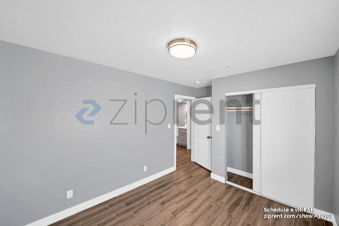 Building Photo - 9320 Ives St