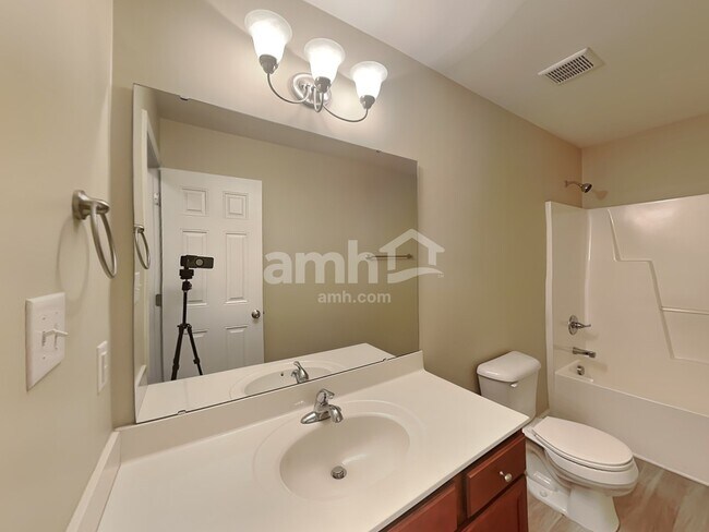 Building Photo - 163 Bluestone Dr