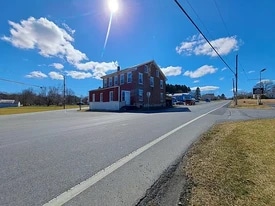 Building Photo - 10 Lobachsville Rd